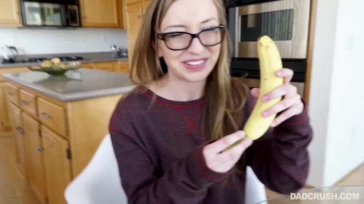 [DadCrush] Gracie may Green (Taking A Load Off Stepdad)