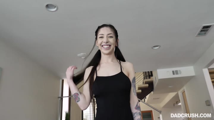 DadCrush – Harlowe Blue – Stepdaughter Squirt Problems